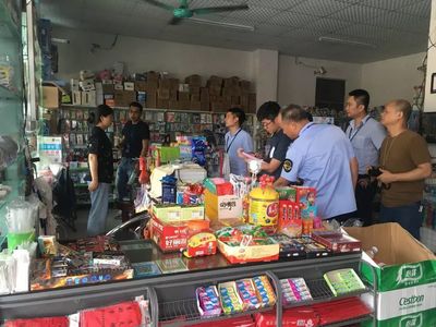 新雅街開展文化市場大排查行動暨“掃黃打非”宣傳活動，確保市場健康有序